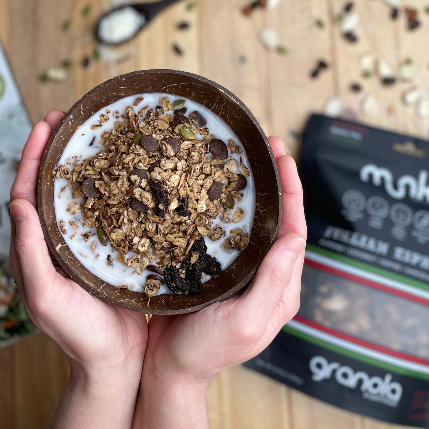 Load image into Gallery viewer, munki-superfood-plant-based-granola-bowl